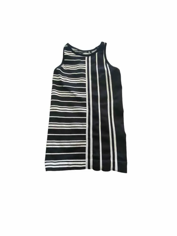 Women's Women Size Small Athleta Black Print female Sportswear